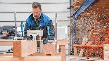 Dutch Woodworker Builds Timber Frames With Lt70
